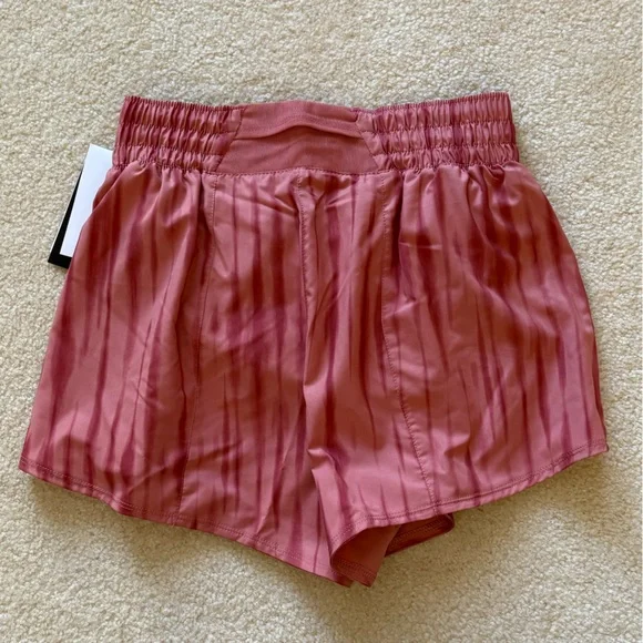 NWT Nike Women's One Dri-FIT High-Waisted 3" Brief-Lined Printed Shorts. - Picture 6 of 8